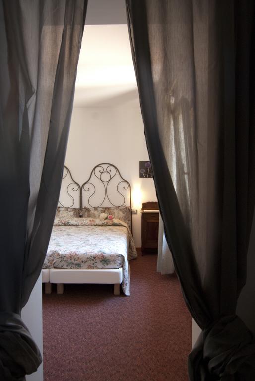 Hotel Mariano Gargnano Værelse billede