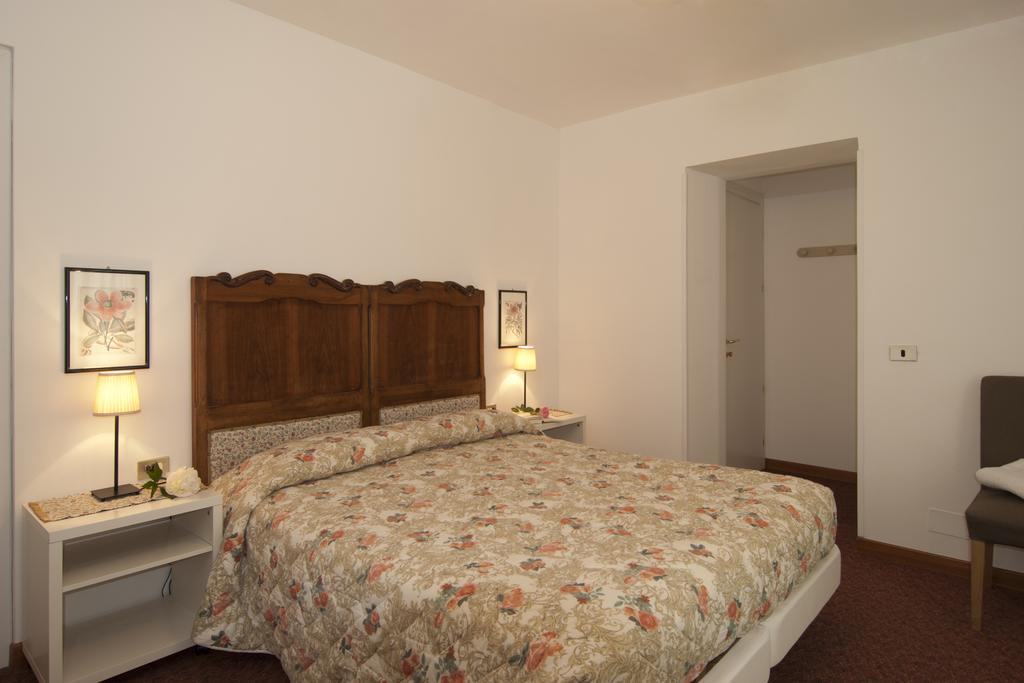 Hotel Mariano Gargnano Værelse billede